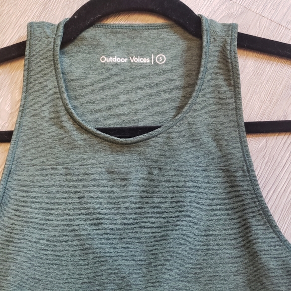NWOT Outdoor Voices Slashback Crop Top Activewear Small - Picture 3 of 8